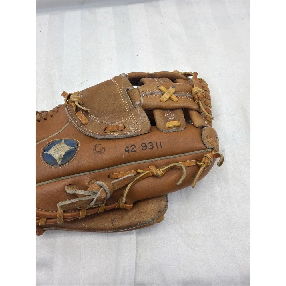 SPALDING The Handler 3 Finger Snap Closure Brown Baseball Glove